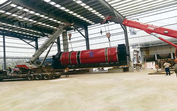 皮革污泥烘干機吊裝現(xiàn)場 皮革污泥烘干機吊裝現(xiàn)場